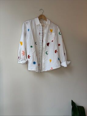 Sezane White Button-Down Shirt with Colorful Embroidered Motifs